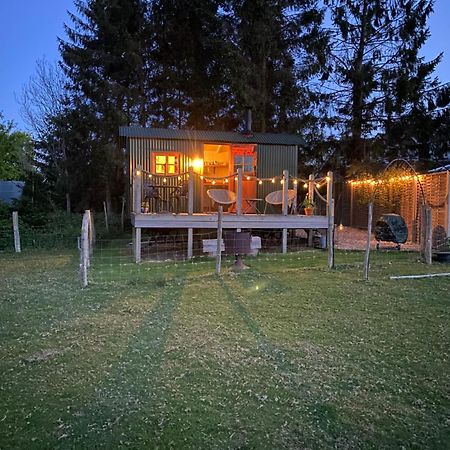 Villa Pooks Rest Hurst Green  Esterno foto