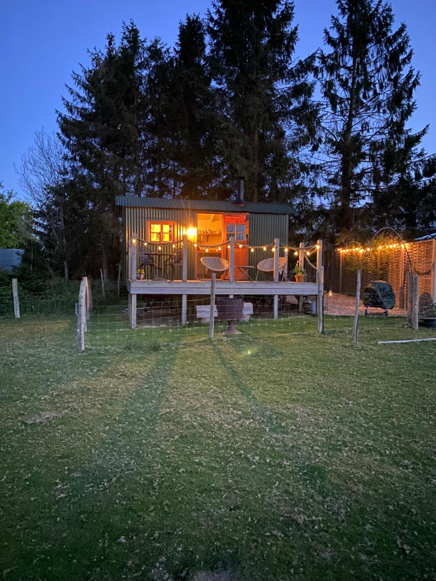 Villa Pooks Rest Hurst Green  Esterno foto